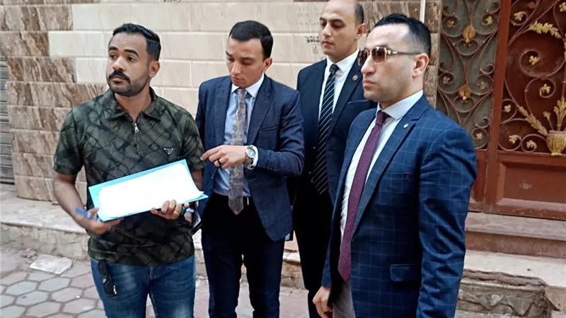 النيابة الإدارية تعاين موقع حريق مصنع غير مرخص بالمحلة.. وتصدر قرارات عاجلة