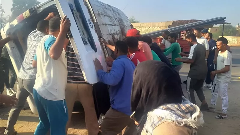 كانوا رايحين الشغل.. إصابة 12 فتاة في انقلاب سيارة ميكروباص بالمنوفية