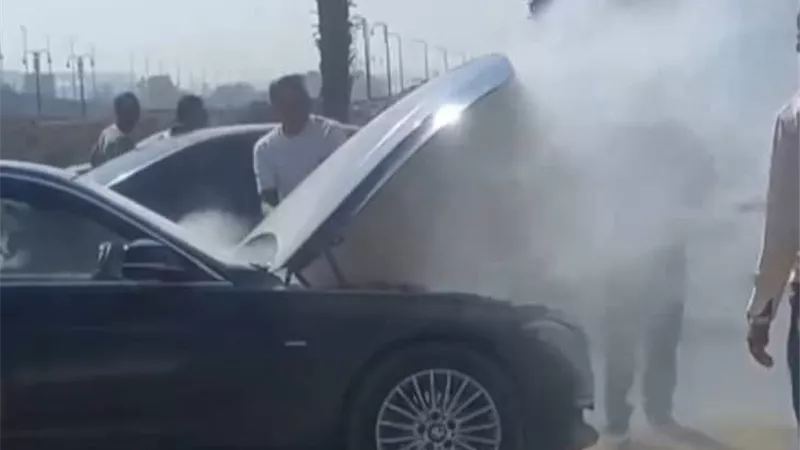 الداخلية تكشف ملابسات حريق 5 سيارات بالتجمع الأول
