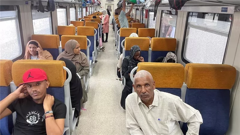 سكك حديد مصر تسير الرحلة العشرين لعودة الأشقاء السودانيين طوعًا
