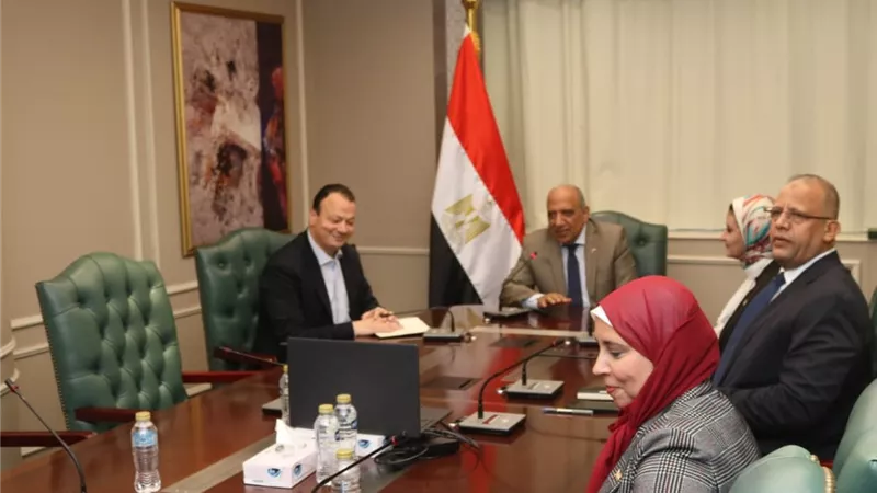 مصر واليونان توقعان اتفاقًا استراتيجيًا لتصدير الكهرباء إلى أوروبا