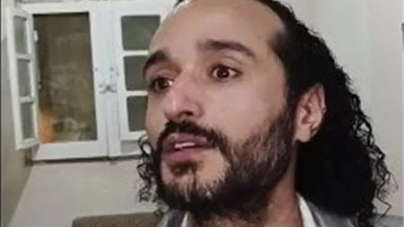 29 أبريل أولى الجلسات.. إحالة أحمد دومة للمحاكمة العاجلة بتهمة نشر أخبار كاذبة 