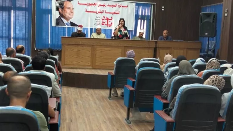 محافظ المنيا: وعي الشباب خط الدفاع الأول في مواجهة التحديات المجتمعية
