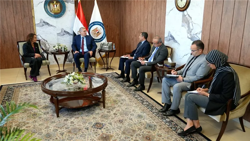 وزير البترول يبحث مع فالكو الأمريكية التوسع في الاستثمارات واستخدام الطاقة المتجددة