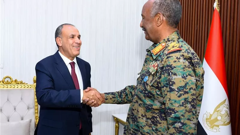 وزير الخارجية يلتقي الفريق أول ركن عبد الفتاح البرهان رئيس مجلس السيادة السوداني الانتقالي