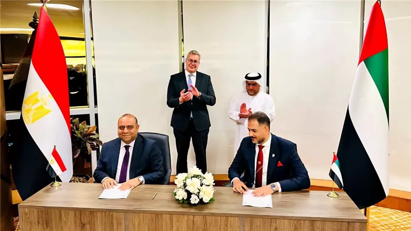 مصر والإمارات تؤسسان شركة لوجستية لتخزين وتداول البترول بالعلمين