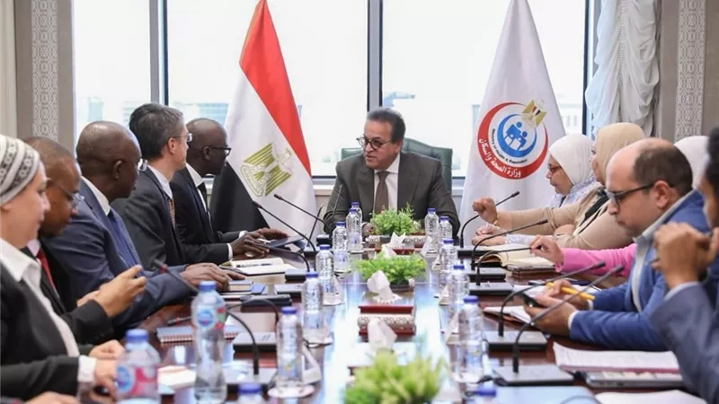 شراكة ممتدة.. وزير الصحة يلتقي وفد البنك الدولي لبحث أولويات القطاع الصحي