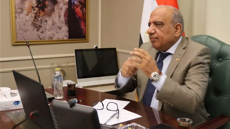 الكهرباء تبحث مع 