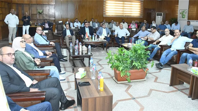 حزمة تكليفات من وزير الإسكان لتطوير المحاور والطرق الرئيسية ومتابعة المشروعات بمدن غرب القاهرة