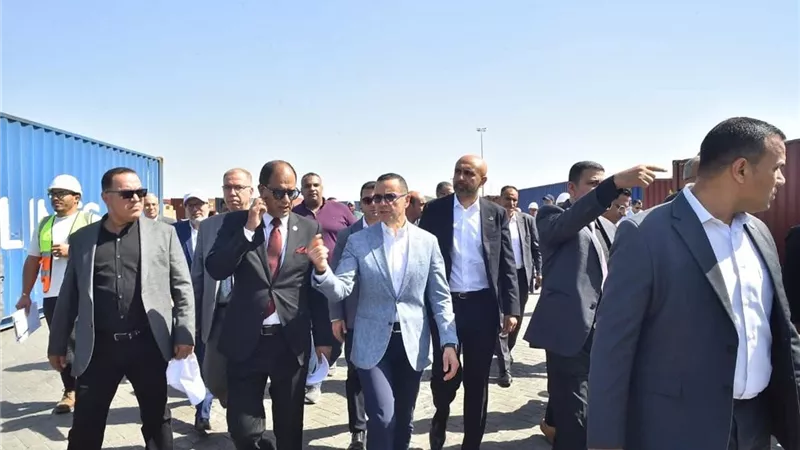 وزير الاستثمار يتفقد ميناء العين السخنة لمتابعة تطبيق منظومة الإفراج الجمركي المتكاملة