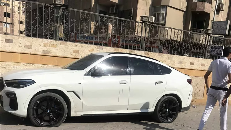الصور الأولى لسيارة عصام صاصا بعد التحفظ عليها في 