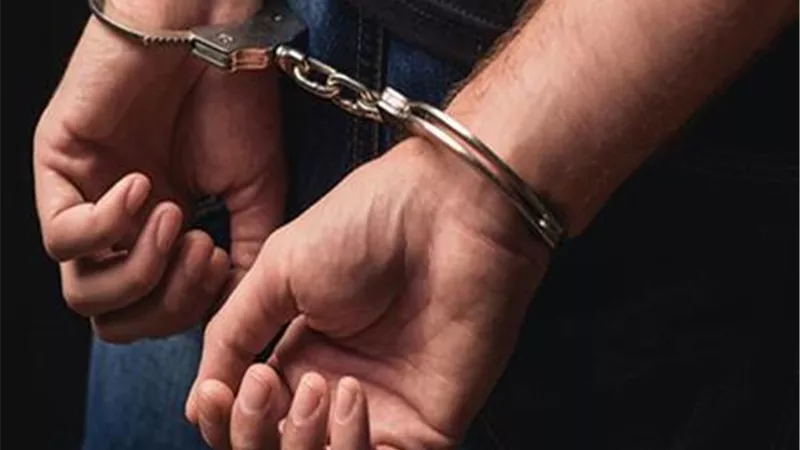 لتنفيذ حكم في قضية رشوة  .. القبض على رئيس حي شرق الإسكندرية بعد يومين من تعيينه