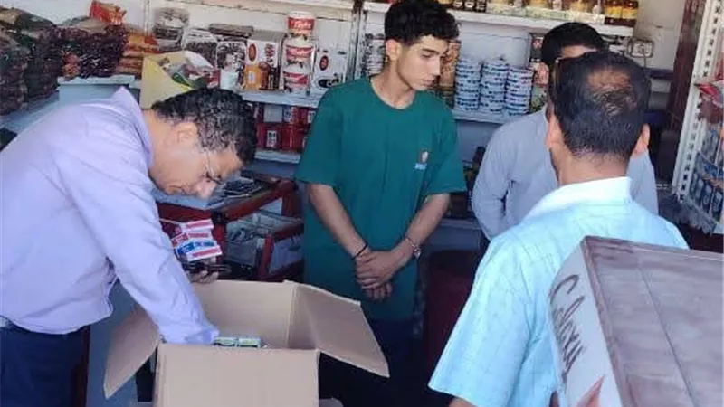 تحرير 33 محضرًا لمحالّ بدون ترخيص في حملة مكبرة بسمالوط