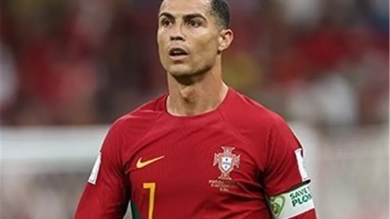 رونالدو ليس مجرد لاعب.. مفاجأة وراء تمسك البرتغال ببقائه