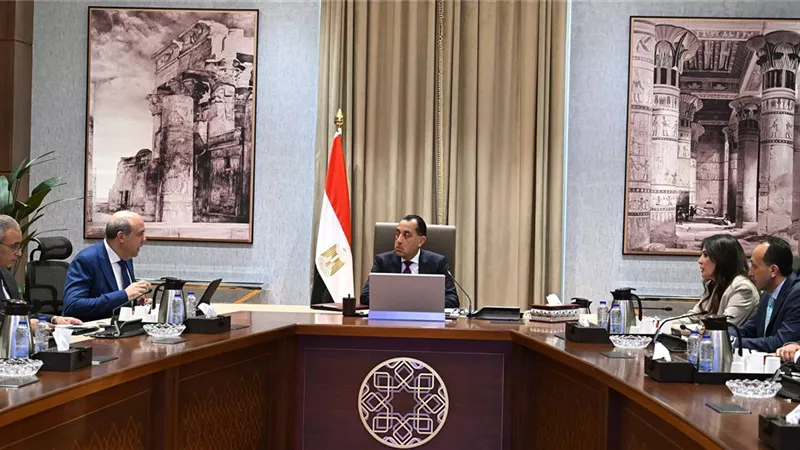 مدبولي يتابع الموقف التنفيذي لمشروع 