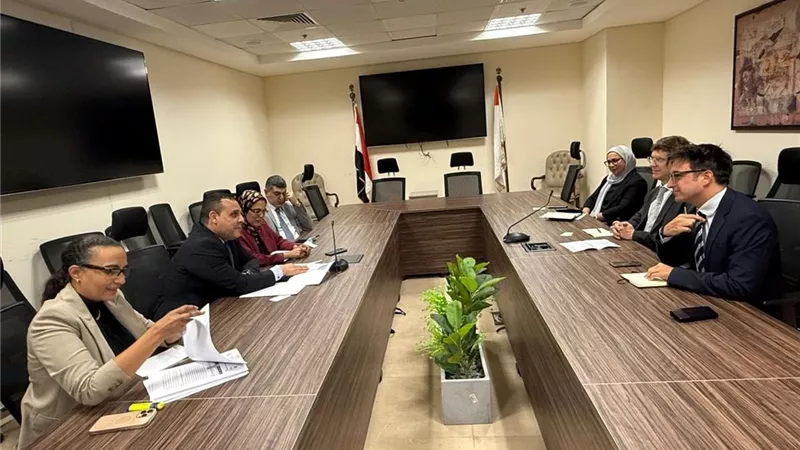 رئيس التمثيل التجاري يبحث مع الملحق التجاري البريطاني تعزيز الشراكة الاقتصادية