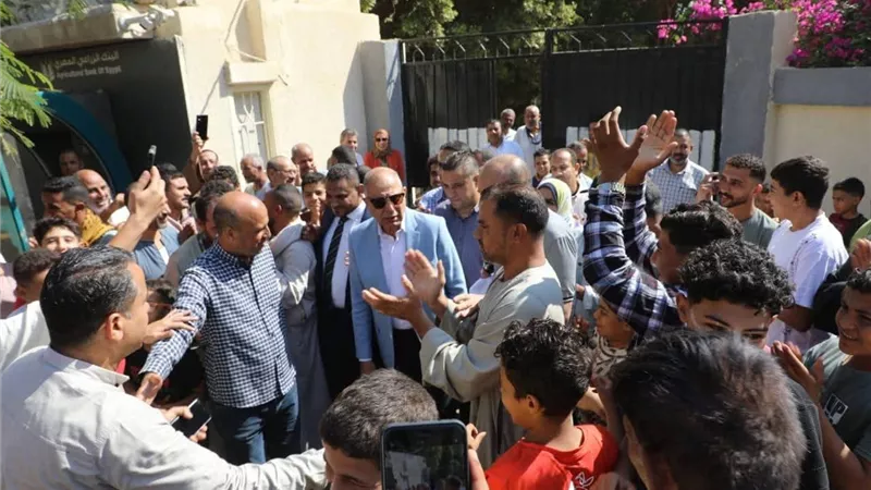 محافظ المنيا يوجه بصرف إعانات عاجلة ومساعدات لعدد من الحالات الإنسانية بملوي 