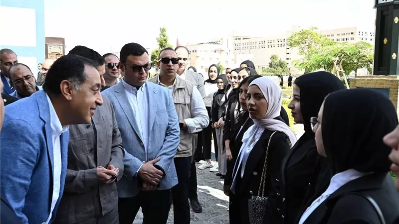 رئيس الوزراء يقدم التحية للفتاة المصرية بمناسبة اليوم العالمي للفتاة