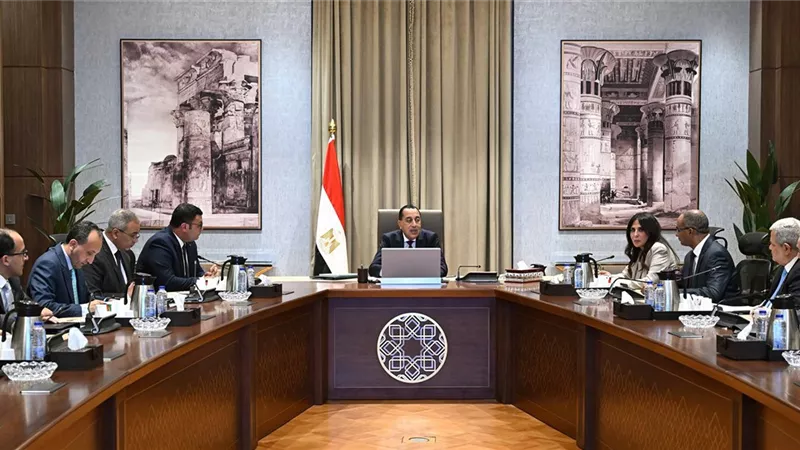 مدبولى: نهتم بأن تكون شبكة الطرق المحيطة بمطار الإسكندرية على أعلى مستوى