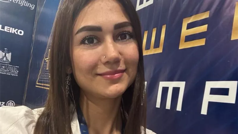 منسقة الاتحاد الدولي تثمّن نجاح بطولة العالم لرفع الأثقال البارالمبي بالقاهرة