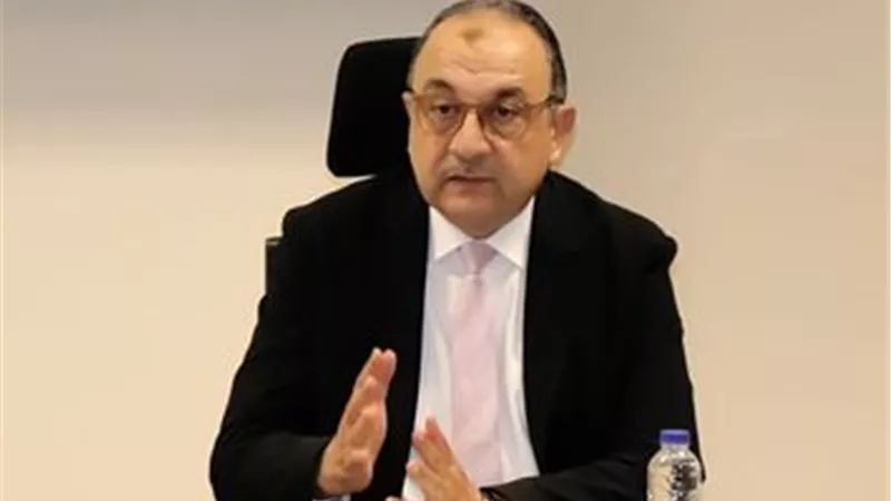 مصنع بلوكات الأنود بالعين السخنة يعود للحياة.. وزير قطاع الأعمال يتفقد التشغيل