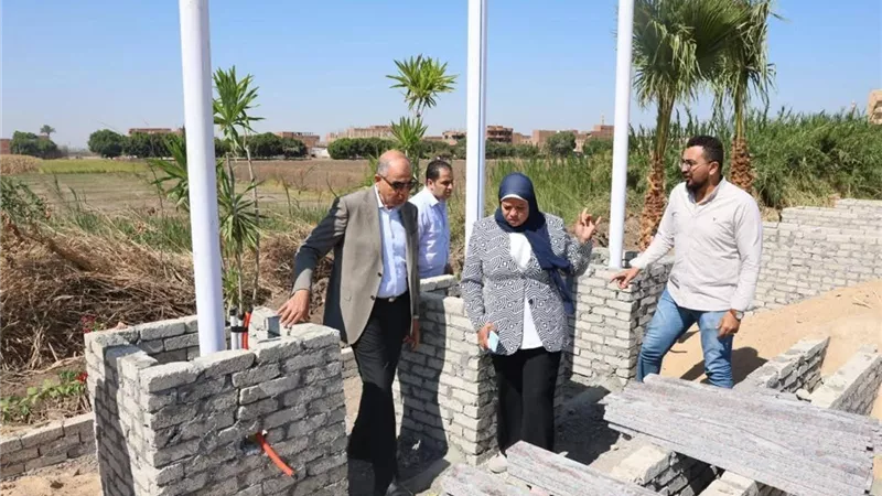 محافظ المنيا: الانضباط وتحسين بيئة العمل ركيزتان في خطة تطوير بني مزار
