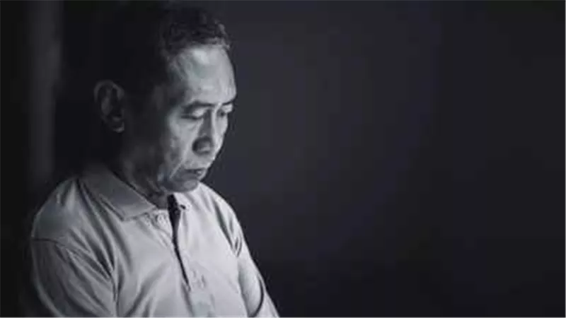 بعد أن ادخر 440 ألف دولار.. ياباني يكتشف أن المال لا يشتري الدفء الإنساني