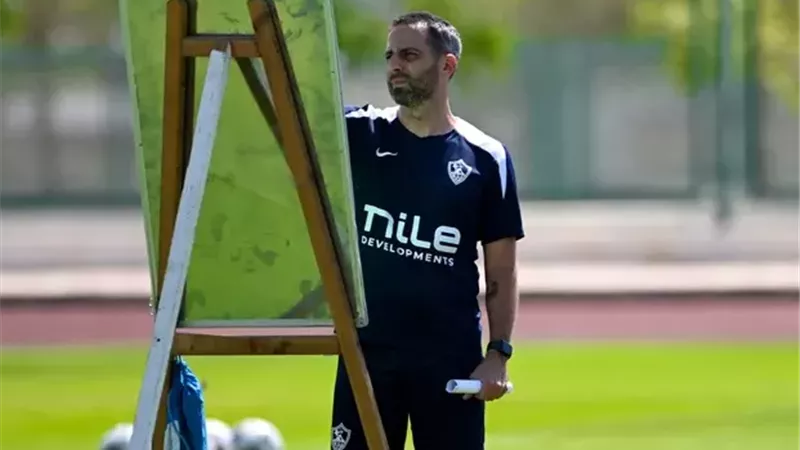 فيريرا يعقد جلسة مع لاعبى الزمالك قبل انطلاق المران 