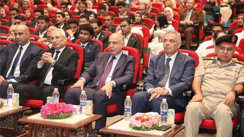 «مصر النصر والسلام».. جامعة المنيا تحتفل بانتصارات أكتوبر واتفاق السلام في غزة
