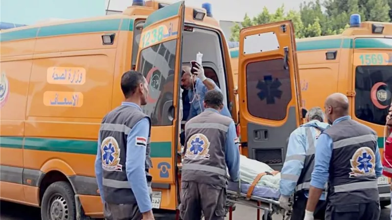 إصابة 3 أشخاص في تصادم أتوبيس ونقل بصحراوي المنيا الشرقي