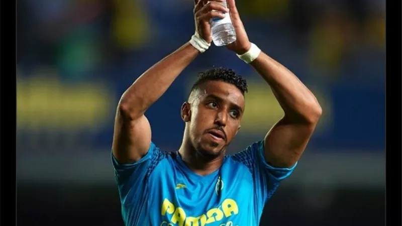 فياريال يهنئ سالم الدوسري بعد فوزه بجائزة أفضل لاعب في آسيا 2025