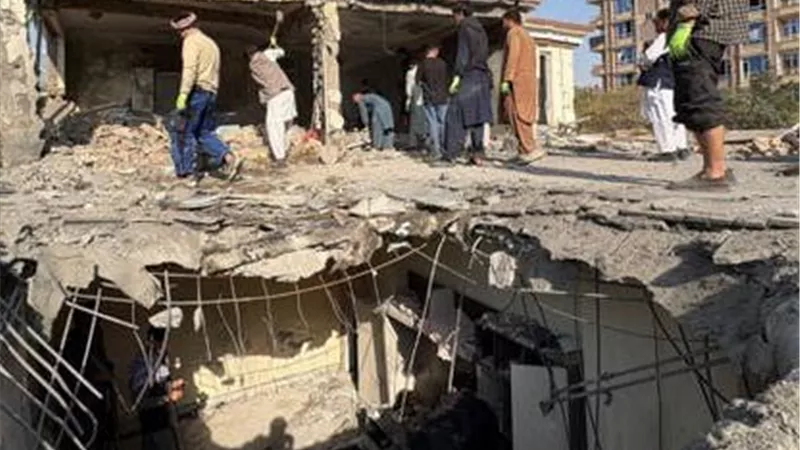 هدوء حذر على الحدود.. أفغانستان وباكستان تمددان وقف النار وتبدآن مفاوضات الدوحة