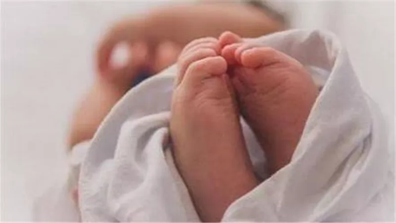 مصرع رضيعة غرقًا داخل حوض مياه بمنزلها في الواحات البحرية