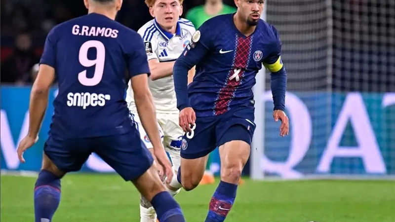 الدوري الفرنسي.. باريس سان جيرمان يتعادل مع ستراسبورج بثلاثة أهداف 