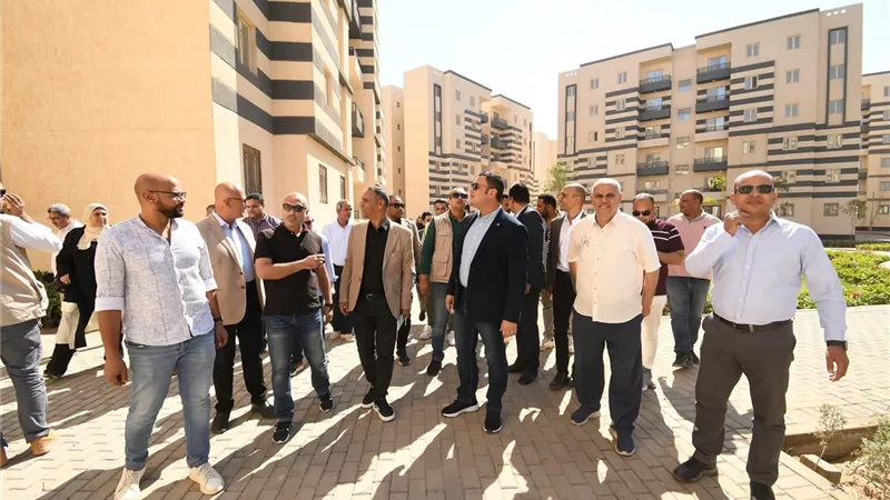  وزير الإسكان يتفقد وحدات المبادرة الرئاسية 