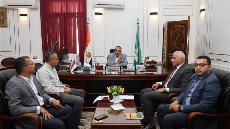 خطة لتقنين أوضاع الصناعات ودعم المشروعات الصغيرة بالمنيا
