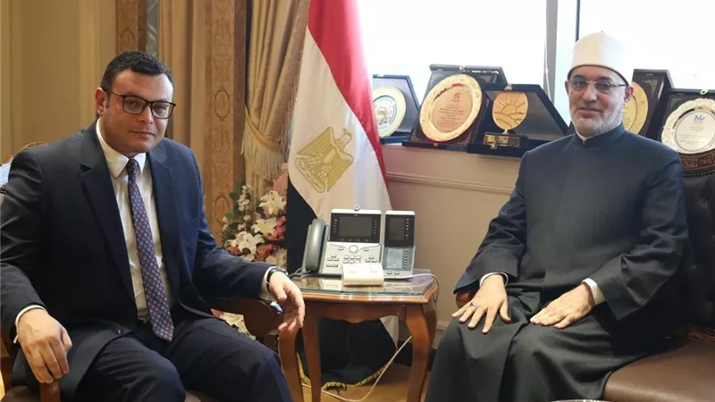 وزير الإسكان يستقبل مفتي الجمهورية لبحث تخصيص مقرات لدار الإفتاء بالمدن الجديدة