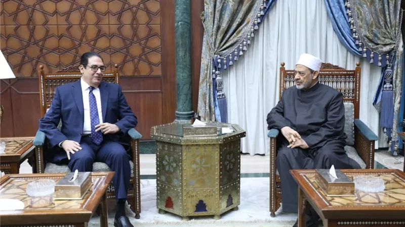 الأزهر وجامعة القاهرة يوقعان بروتوكول تعاون لتحقيق أهداف رؤية مصر 2030