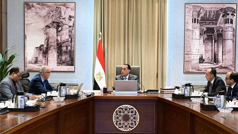 مدبولي يتابع جهود إزالة تعديات نهر النيل ضمن المشروع القومي لضبط المجرى