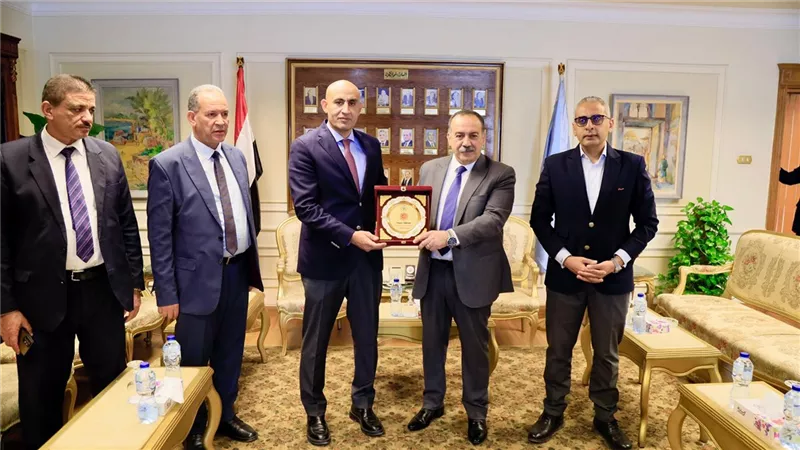 وزير التعليم يشيد بانضباط مدارس أسيوط ويؤكد استمرار الدعم للمعلمين