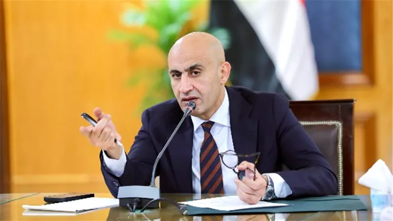 تحسين بيئة التعليم في الصعيد.. وزير التعليم يتفقد مدرسة إعدادية بسوهاج