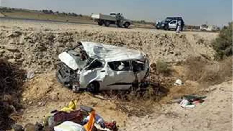 إصابة 13 شخصًا في انقلاب ميكروباص على طريق الصعيد الصحراوي بالمنيا