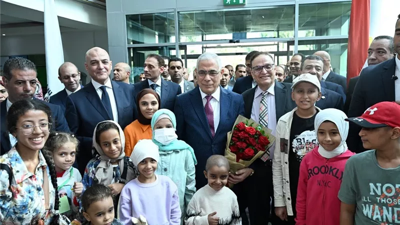 النائب العام يزور مستشفى 57357 ويؤكد :العدالة لا تكتمل إلا برعاية حقوق الإنسان