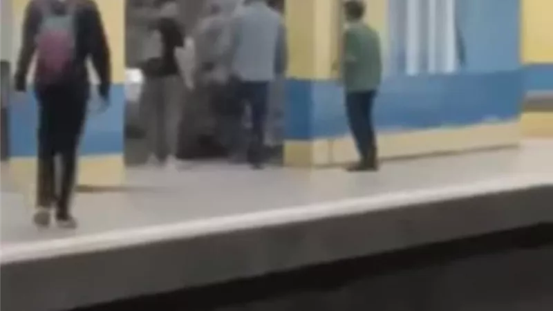 القبض على لص سرق هاتف سيدة داخل محطة مترو الأوبرا بالقاهرة 