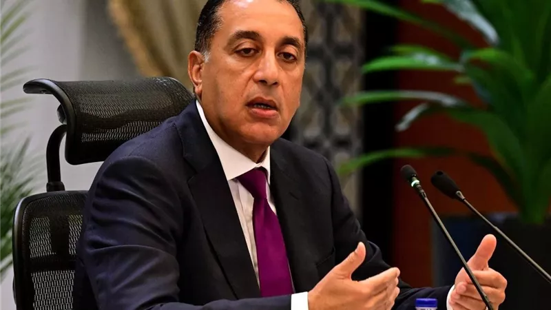 رئيس الوزراء: الحكومة تقف على الحياد التام من جميع مرشحي انتخابات مجلس النواب
