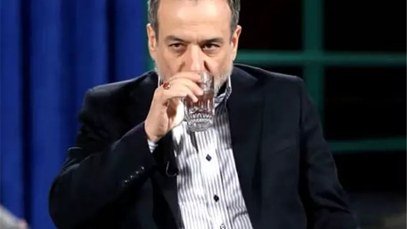 إيران تحذر من تكرار الفشل النووي.. عراقجي يهاجم غروسي: لا نعرف إن كان قلقاً علينا أم يهددنا