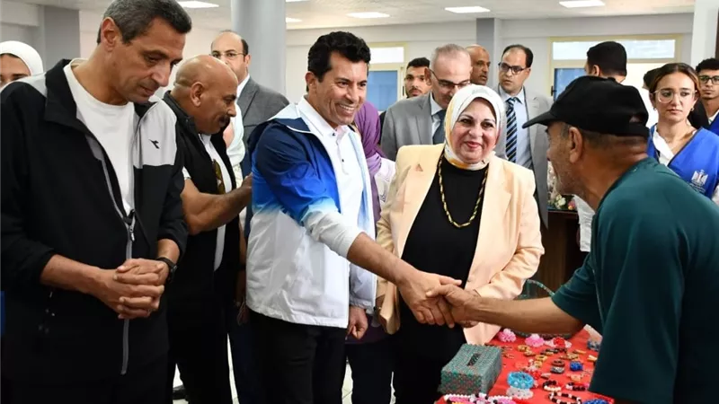 وزير الشباب ومحافظ السويس يشهدان لقاءً حواريًا مع القوي الشبابية بمركز سليم الحي للتنمية الشبابية