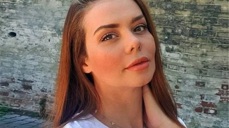إيمي سالم تتهم محمود الليثي وطارق الشيخ بسرقة لحن أغنيتها 