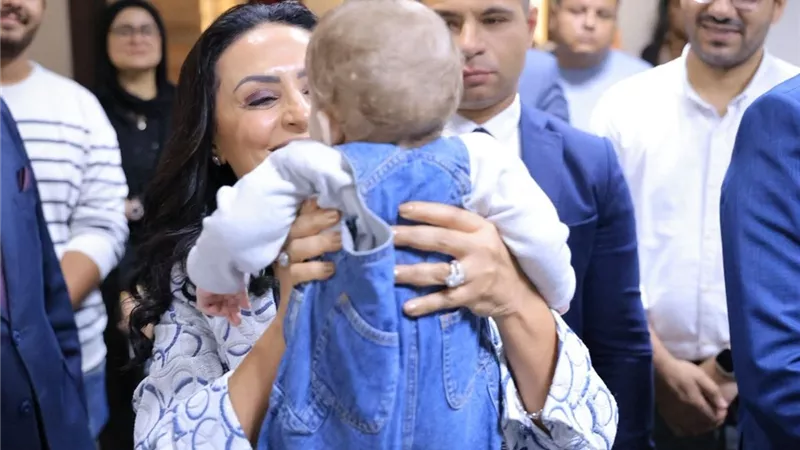 تسليم أطفال لأسر بديلة بحضور مايا مرسي ضمن جهود دعم رعاية الطفولة