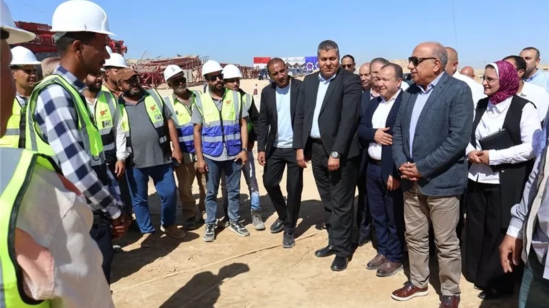 وزير الكهرباء يتفقد أعمال الربط المصري السعودي ويؤكد تشغيل المشروع قبل نهاية العام